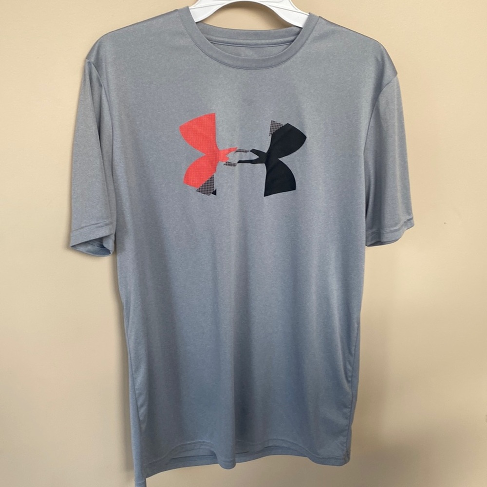 Under Armour T Shirt (accepting reasonable offers)